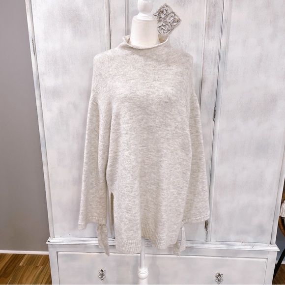 Coco + Carmen Sweaters - Coco & Carmen Heather Grey Pullover Sweater Size L/XL